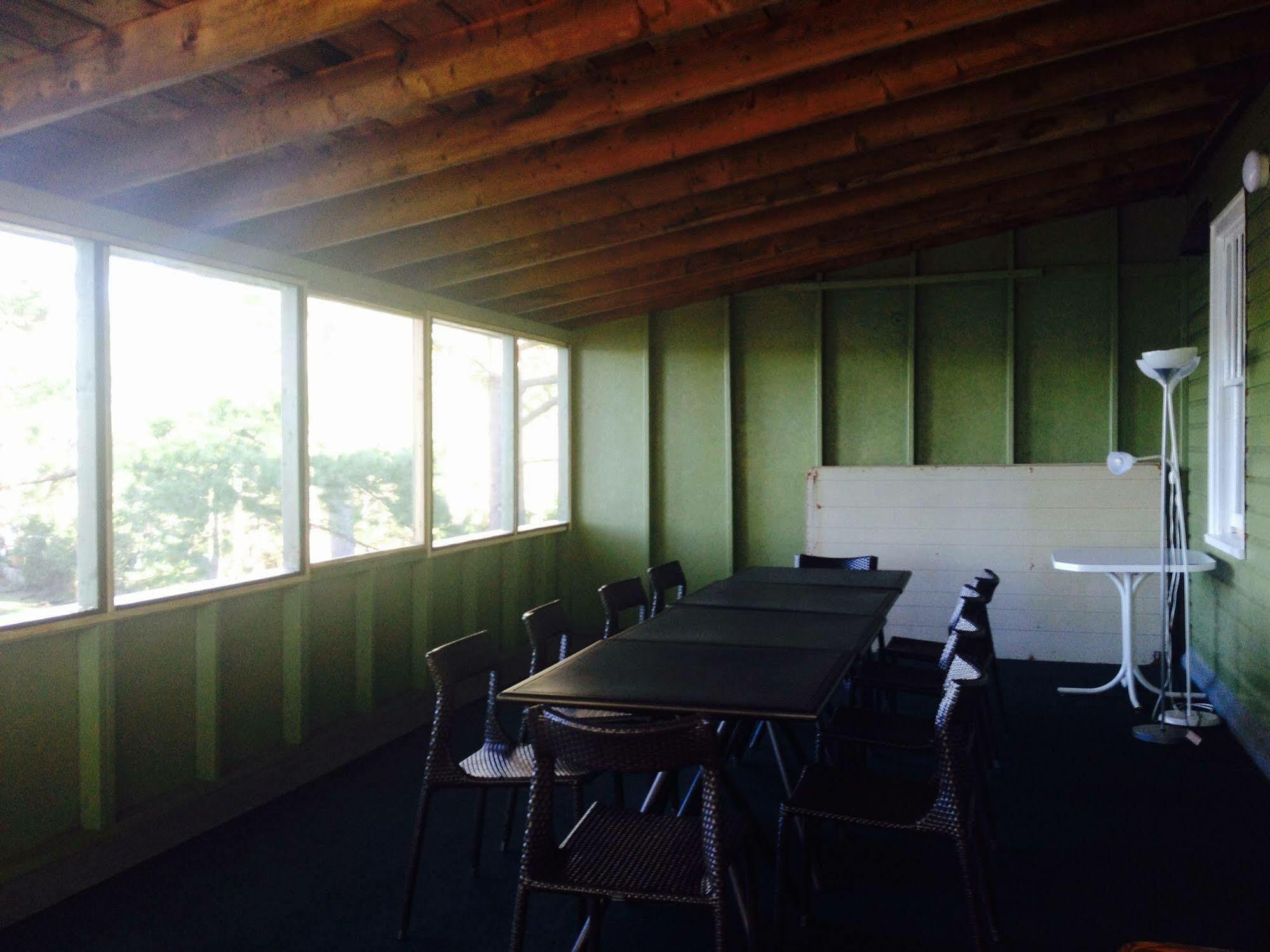 גרייבנהרסט Pinedale Inn מראה חיצוני תמונה